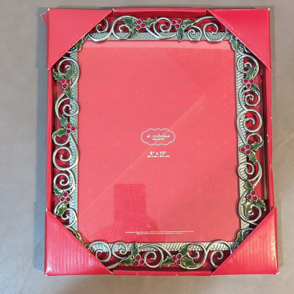 2 St Nicholas Square Photo Christmas Themed 8 x 10 Frame Collage 4 Picture Frame - Picture 2 of 11